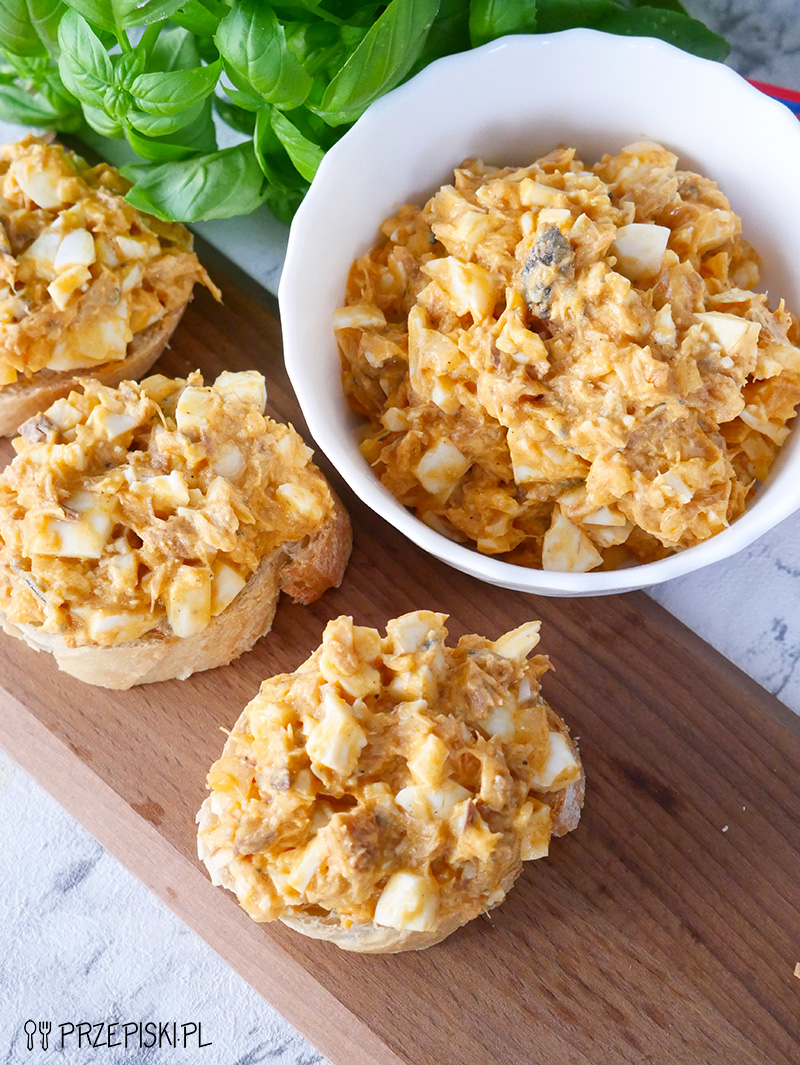 Pasta jajeczna z makrelą