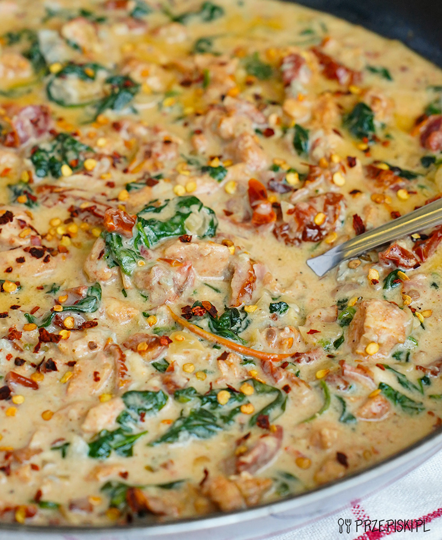 Kurczak w sosie gorgonzola z boczkiem i szpinakiem przepis