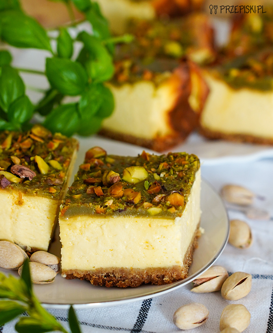 Sernik z polewą pistacjową przepis