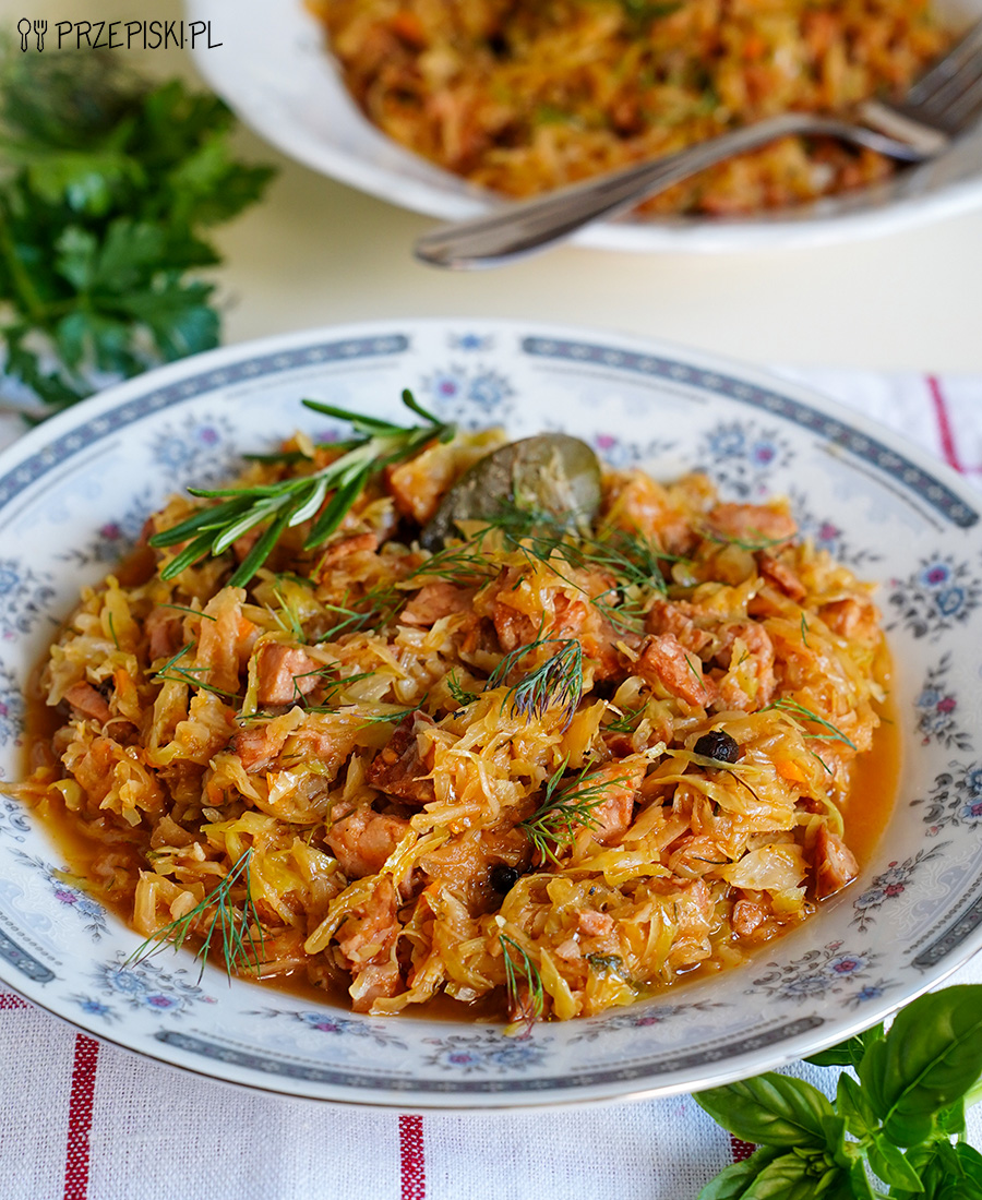 Bigos z młodej kapusty