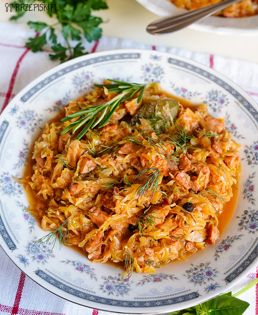 Bigos z młodej kapusty