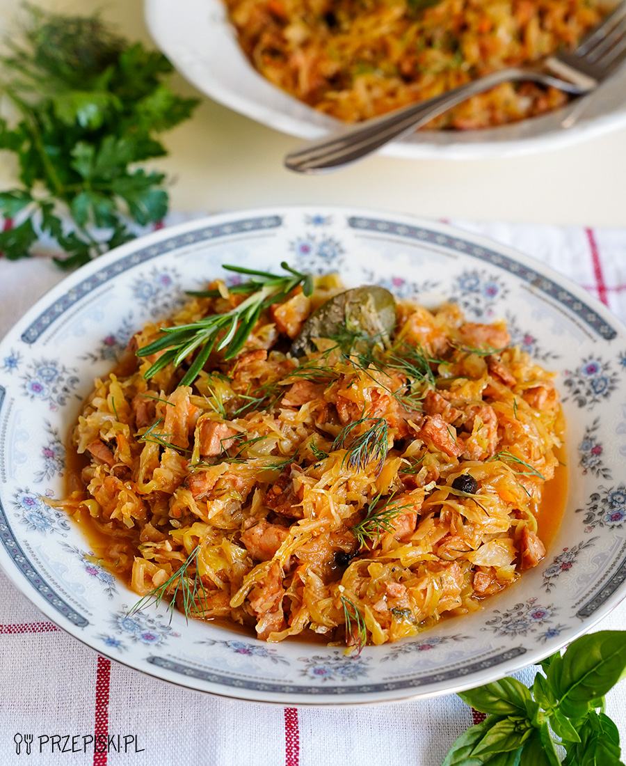 Bigos z młodej kapusty