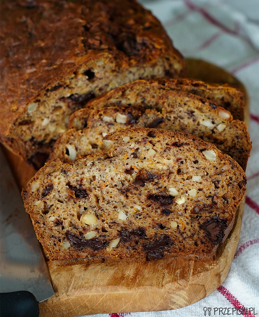 Chlebek bananowy z orzechami i czekoladą przepis