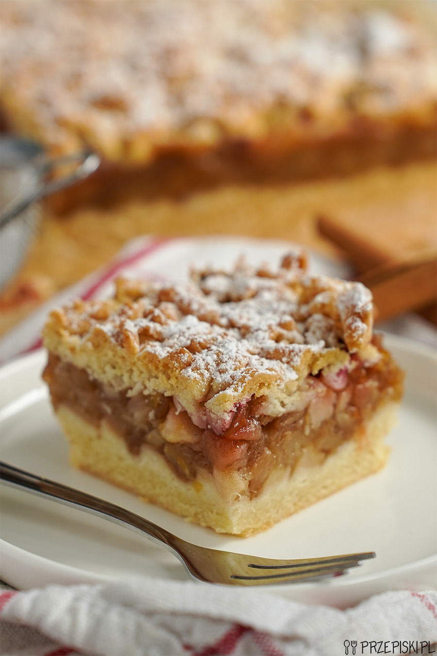 Ciasto kruche z jabłkami i śliwkami przepis
