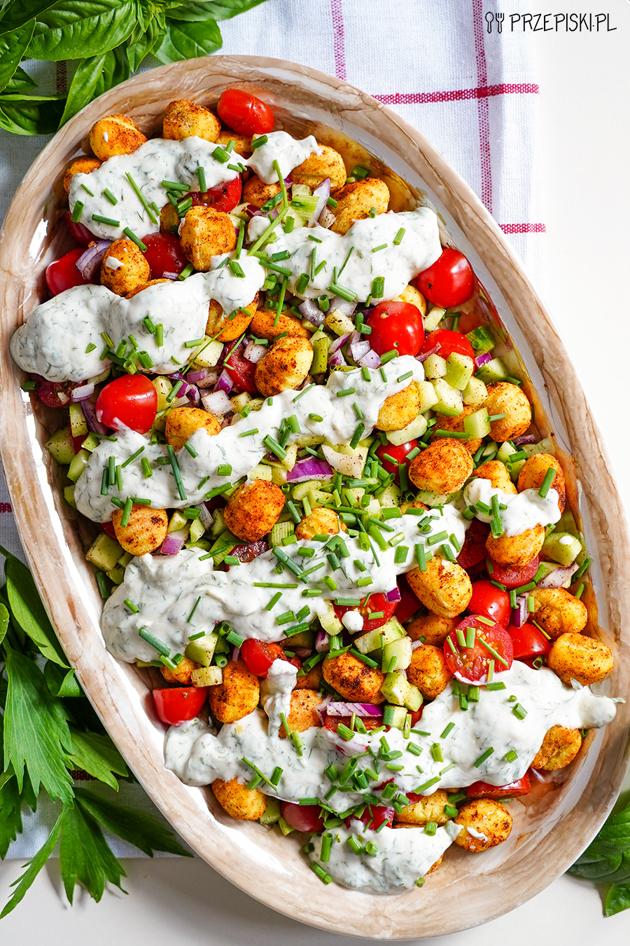 Lekka sałatka z pieczonym gnocchi