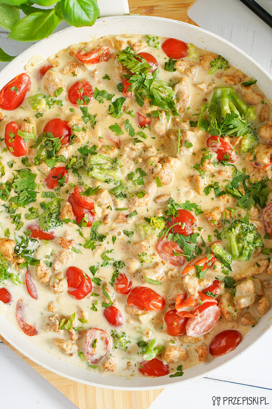 kurczak w sosie brokułowym