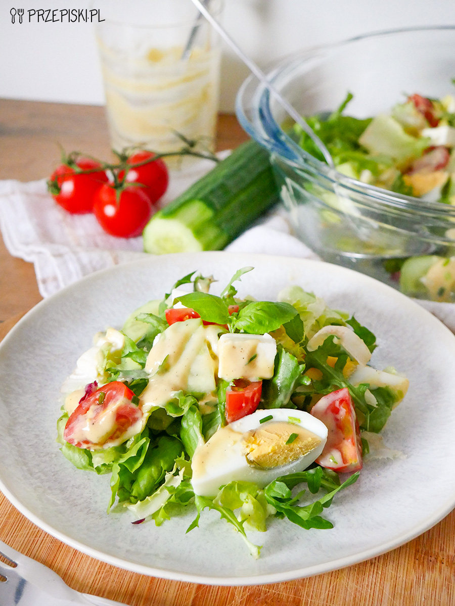 Sałatka z jajkiem i ogórkiem