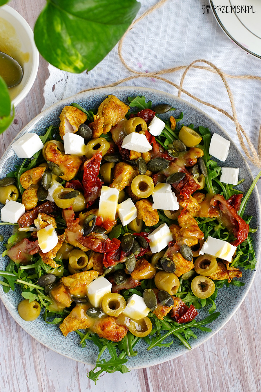 Sałatka z kurczakiem i pestkami dynii